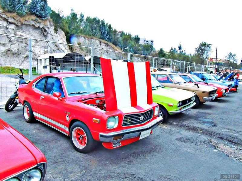 1977 Mazda 808 in Ambato 3