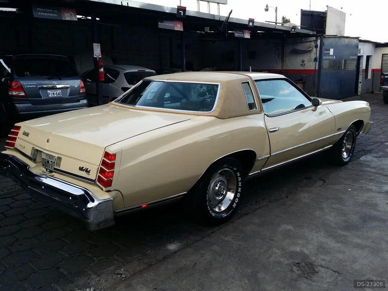 1975 Chevrolet Montecarlo in Quito 2