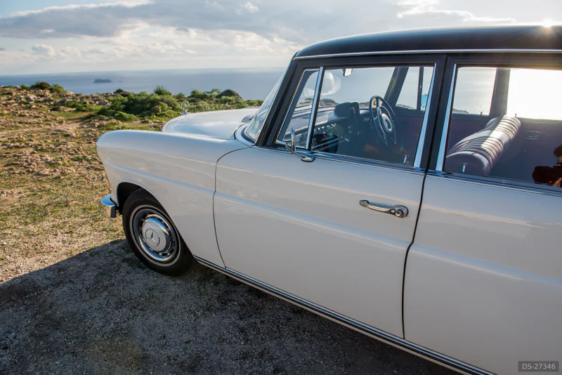 1960 Mercedes-Benz 200 Saloon in Lija 4
