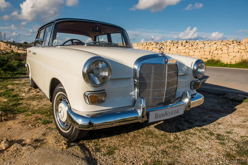 1960 Mercedes-Benz 200 Saloon in Lija 3