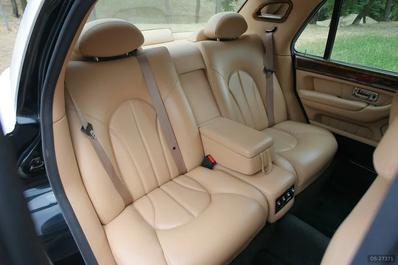 2000 Rolls-Royce Silver Seraph in Brno 3