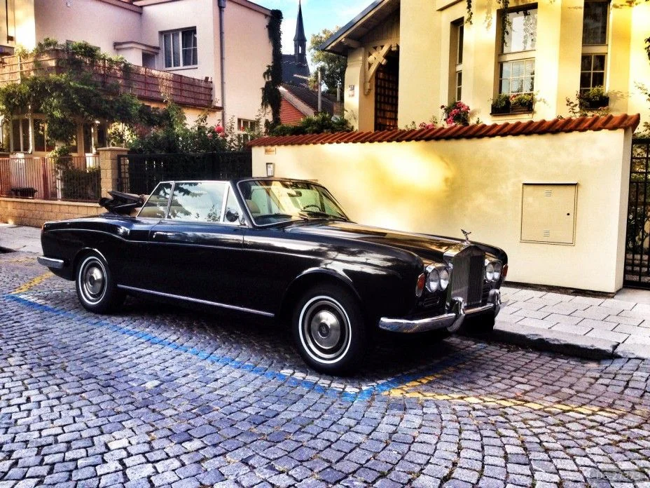 1968 Rolls-Royce Corniche Drophead Coupe by Mulliner Park Ward