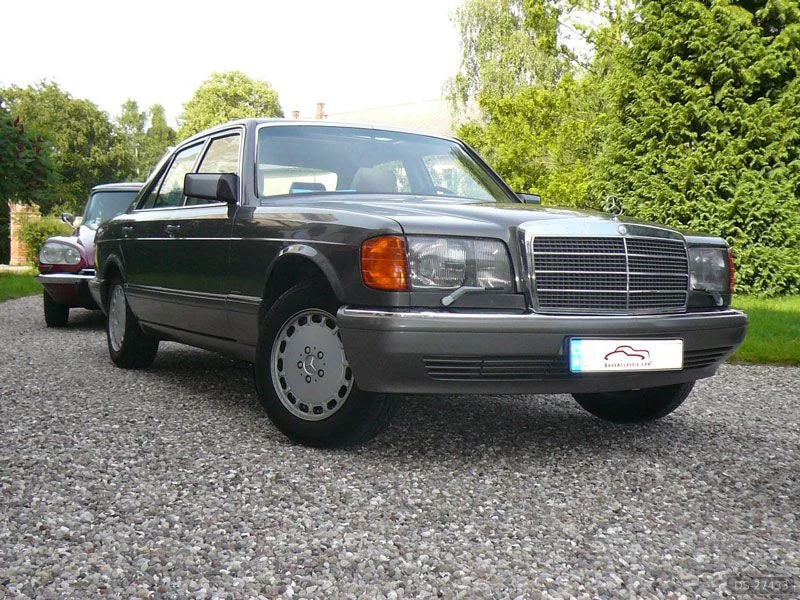 1987 Mercedes-Benz 300 SE (W 126)