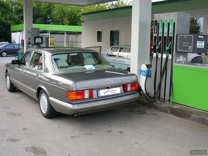 1987 Mercedes-Benz 300 SE (W 126) in Hamburg 2