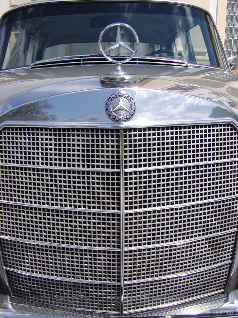 1967 Mercedes-Benz 230 Heckflosse W110 in München 6