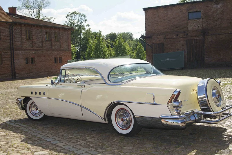 1955 Buick Roadmaster in Zeuthen 3