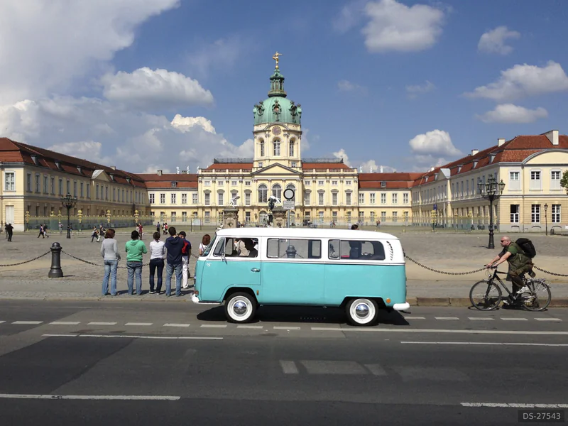 1969 Volkswagen T2a in Berlin 5