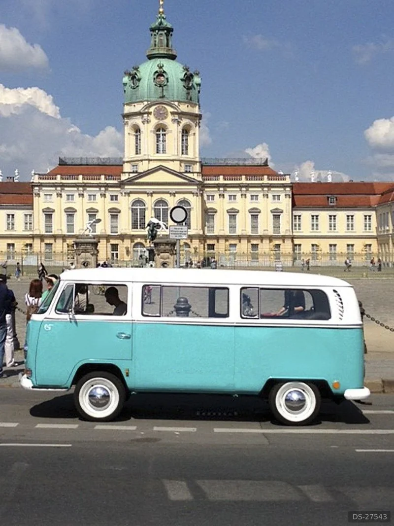1969 Volkswagen T2a in Berlin 4