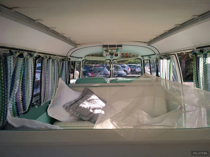 1963 Volkswagen Combi T1 in Palma De Mallorca 2