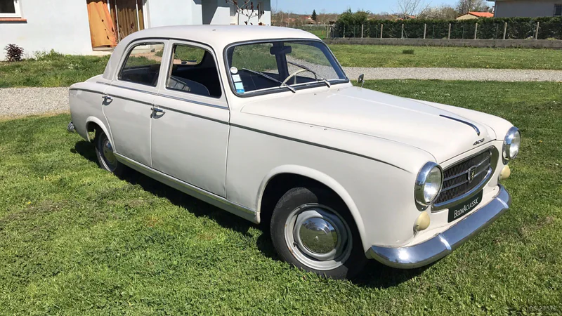 1962 Peugeot 403 in Miramont De Comminges 2