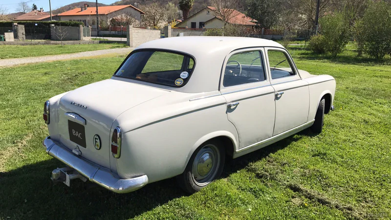 1962 Peugeot 403 in Miramont De Comminges 5