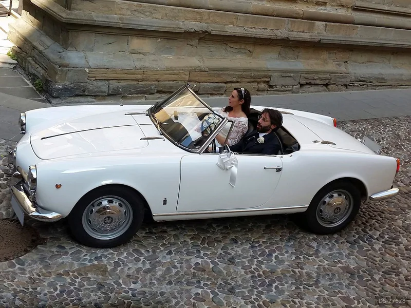 1963 Alfa Romeo Giulietta Spider in Bergamo 2