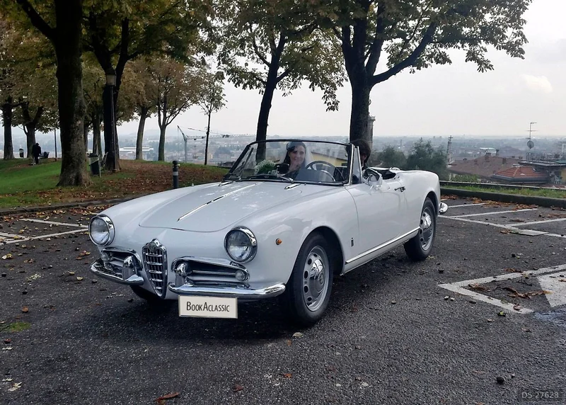 1963 Alfa Romeo Giulietta Spider in Bergamo 3