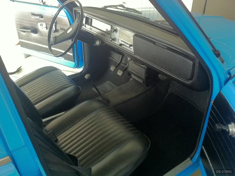 1974 Datsun 1200 Deluxe in Coimbra 3