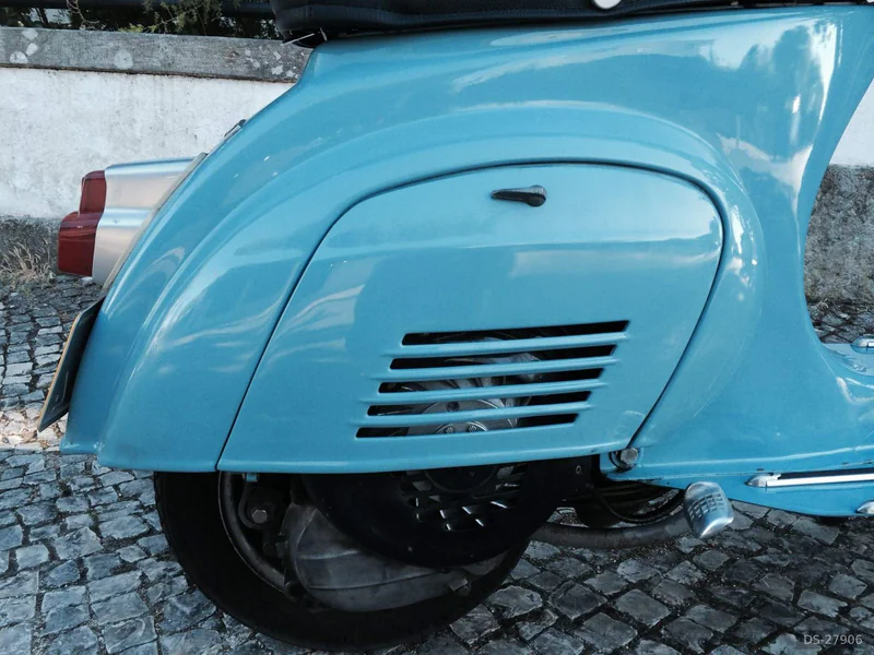 1976 Vespa 50S in Lisboa 4