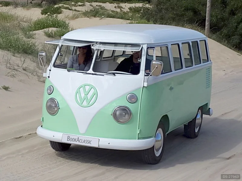 1966 Volkswagen T1 Splitscreen Verde in Almada 2