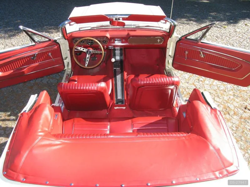 1966 Ford Mustang Cabrio in Porto 3
