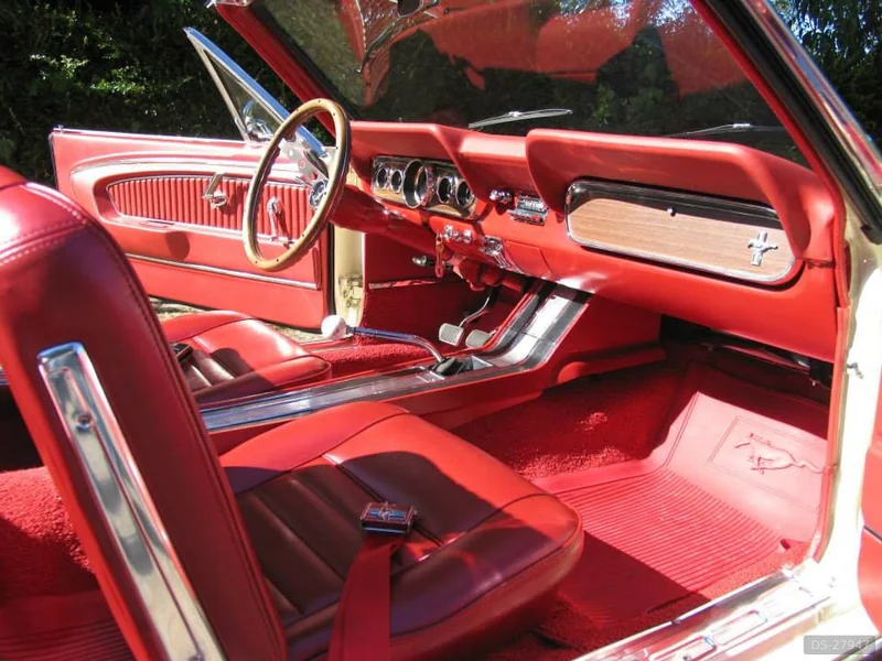 1966 Ford Mustang Cabrio in Porto 4