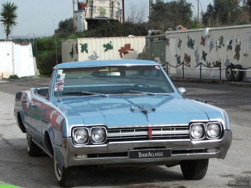 1965 Oldsmobile F-85 Cabrio in Amadora