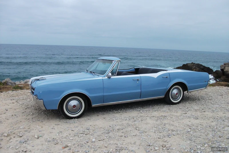 1965 Oldsmobile F-85 Cabrio in Amadora 2