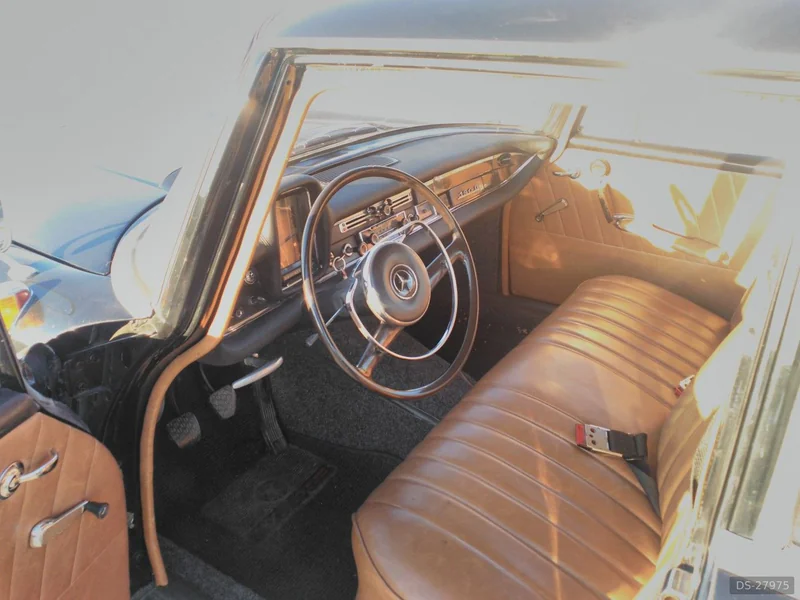 1965 Mercedes-Benz 190 D in Oeiras 2
