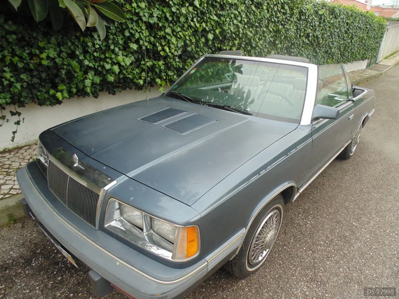 1986 Chrysler Lebaron in Rio de Mouro