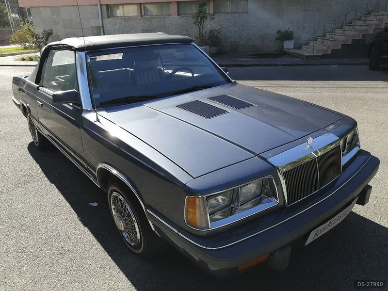 1986 Chrysler Lebaron in Rio de Mouro 4