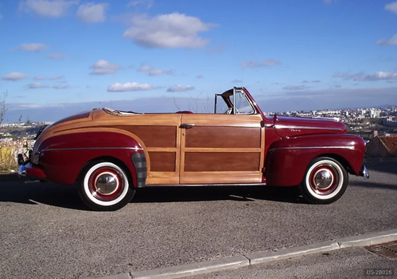 1947 Ford Super Deluxe Sportsman in Lisboa 3