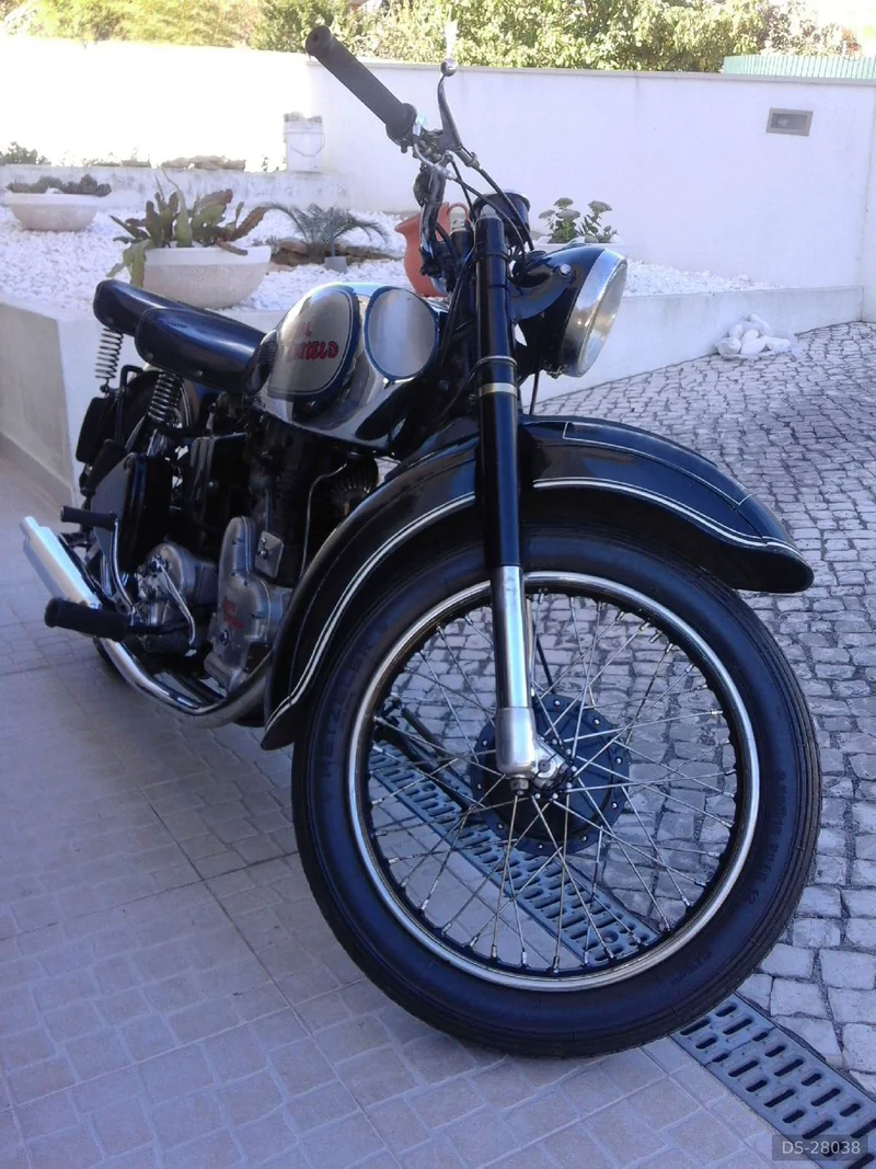 1947 Royal Enfield 500 in Odivelas 2