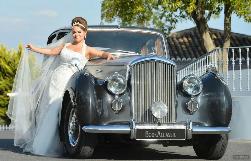 1951 Bentley MK VI in Loulé 2