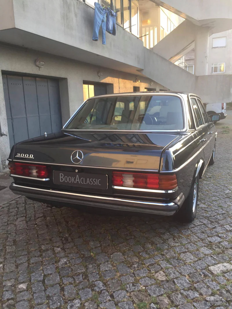 1982 Mercedes-Benz 300 D in Porto 3