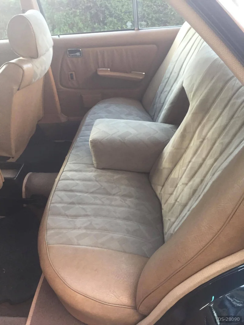 1982 Mercedes-Benz 300 D in Porto 6