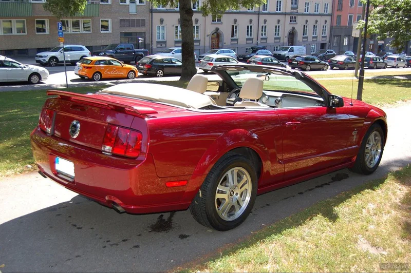 2006 Ford Mustang in Valbo 3
