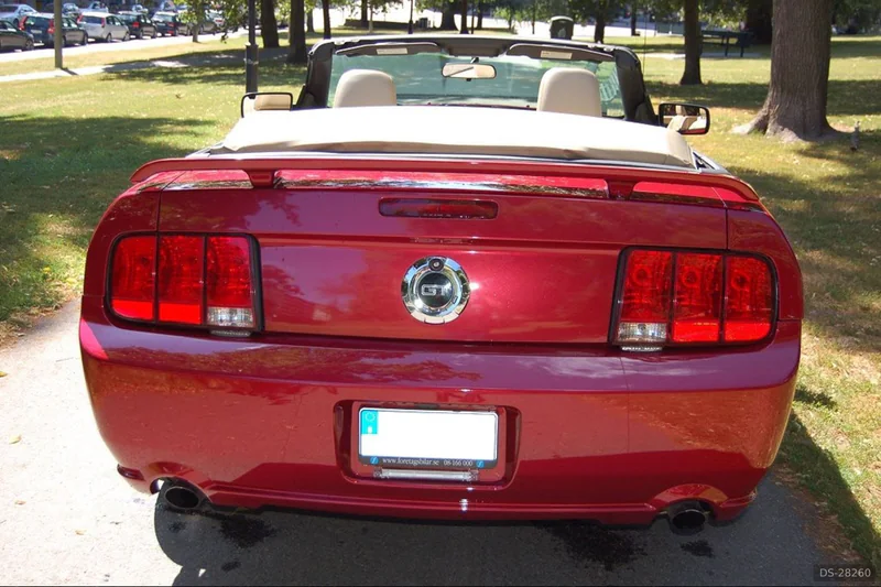 2006 Ford Mustang in Valbo 4