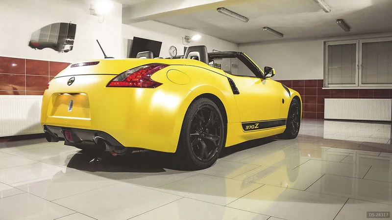 2012 Nissan 370z roadster in Banska Bystrica 4