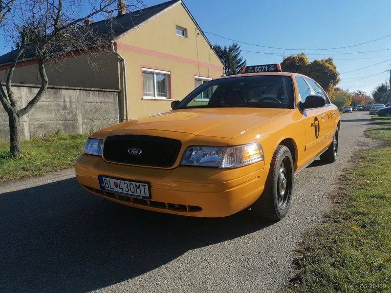 2009 Ford Crown Victoria in Bratislava 7