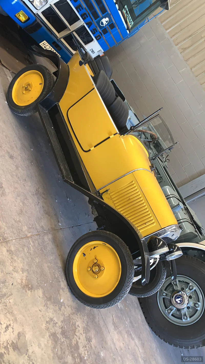 1925 Citroen 2cv in Los Corrales de Buelna 7