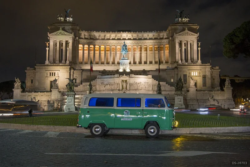 1976 Volkswagen T2 in Roma 2