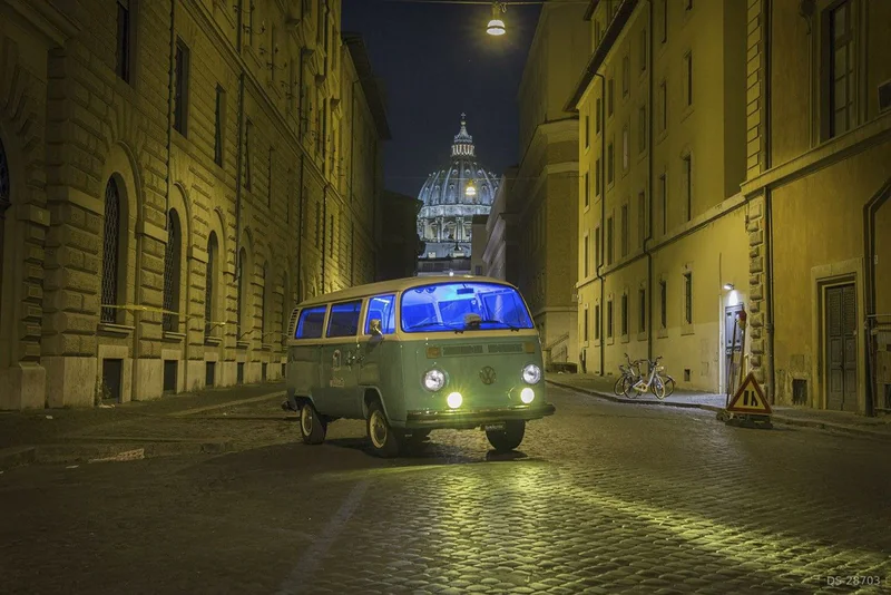 1976 Volkswagen T2 in Roma 4