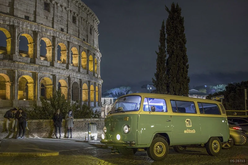 1976 Volkswagen T2 in Roma 3
