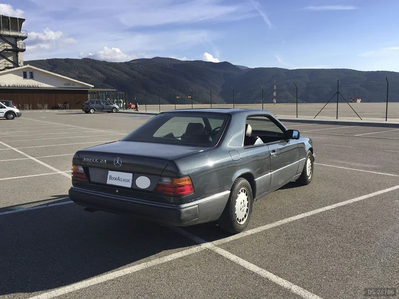 1990 Mercedes-Benz 300 Ce 24v in Barcelona 4