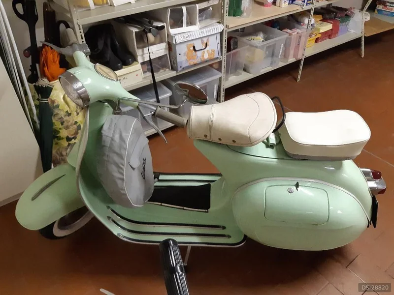 1960 Piaggio Vespa 150 VBB in Roma 1