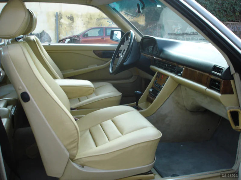 1983 Mercedes-Benz 500 Sec in Catania 2