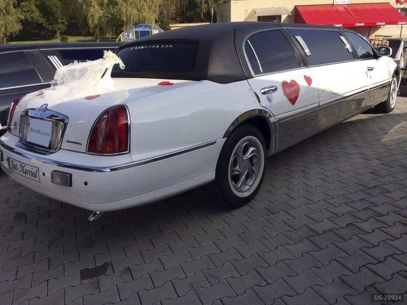 2001 Lincoln Limuzina Town Car in Dedinka 4