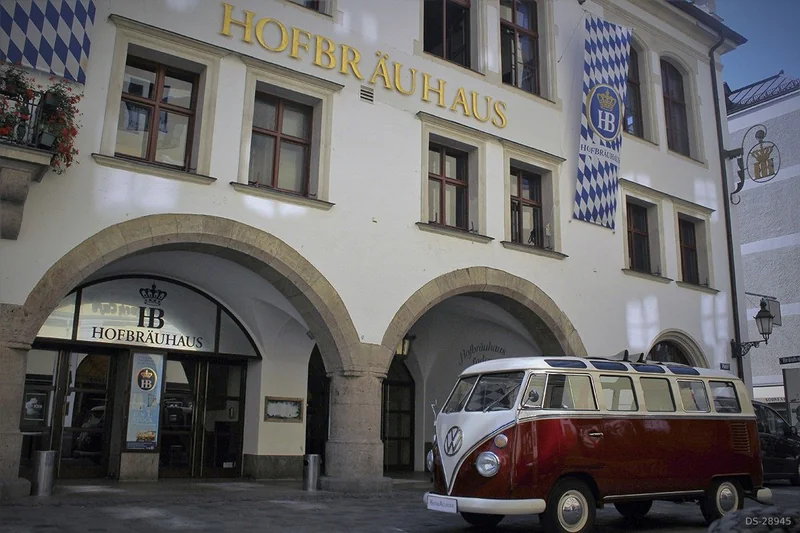 1967 Volkswagen T1 Samba in München 5