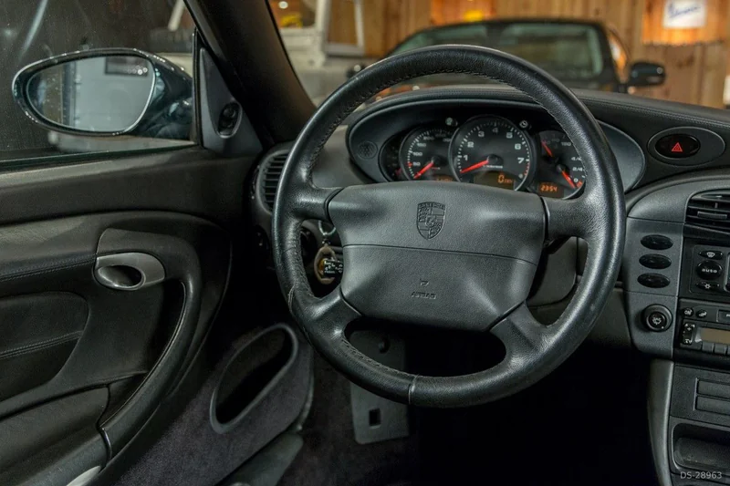 1998 Porsche 996 Carrera 2 in Lisboa 10