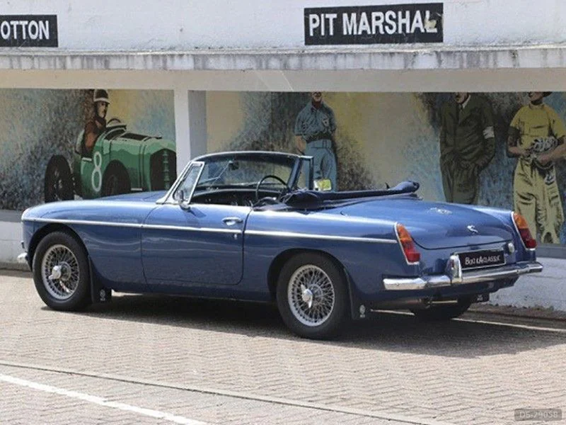 1968 MG B Roadster in Weybridge 2