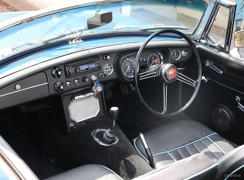 1968 MG B Roadster in Weybridge 6