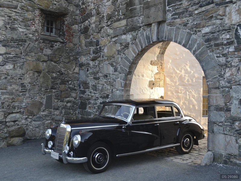 1952 Mercedes-Benz 300 in Bergen 2