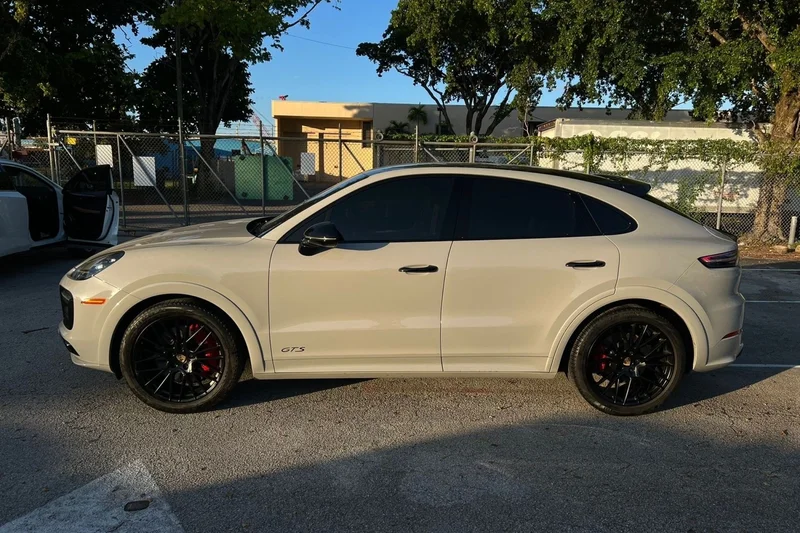 2023 Porsche Cayenne GTS Coupe 2